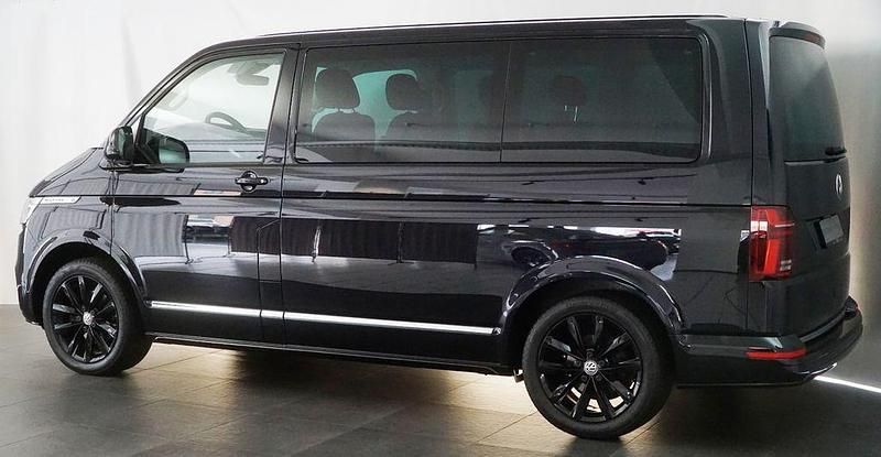 Gebraucht VW Multivan Sportline 150 PS (110 kW) 2022 Schwarz Van