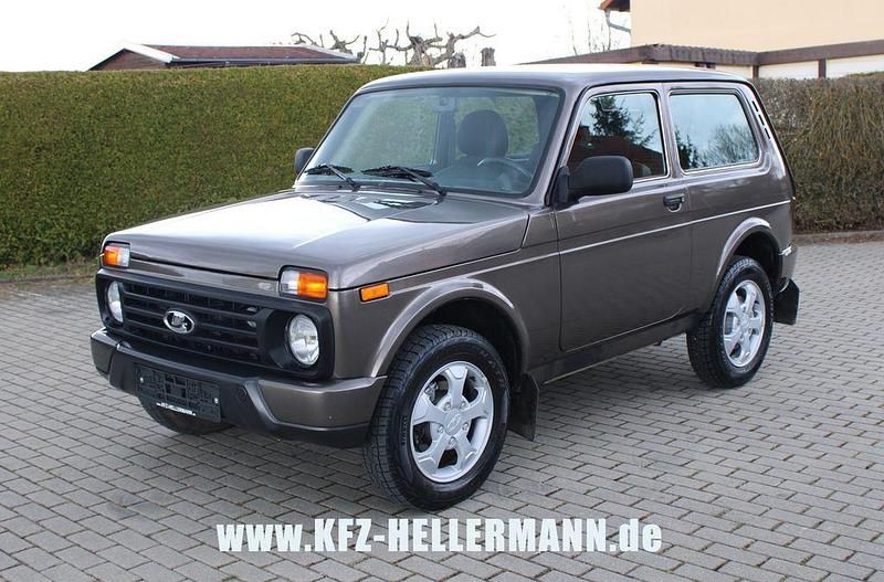 Gebraucht Lada niva 83 PS (61 kW) 2018 Braun SUV