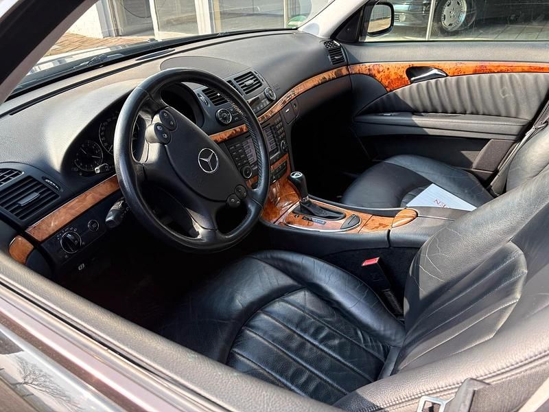 Gebraucht Mercedes E350 272 PS (200 kW) 2007 Schwarz Kombi