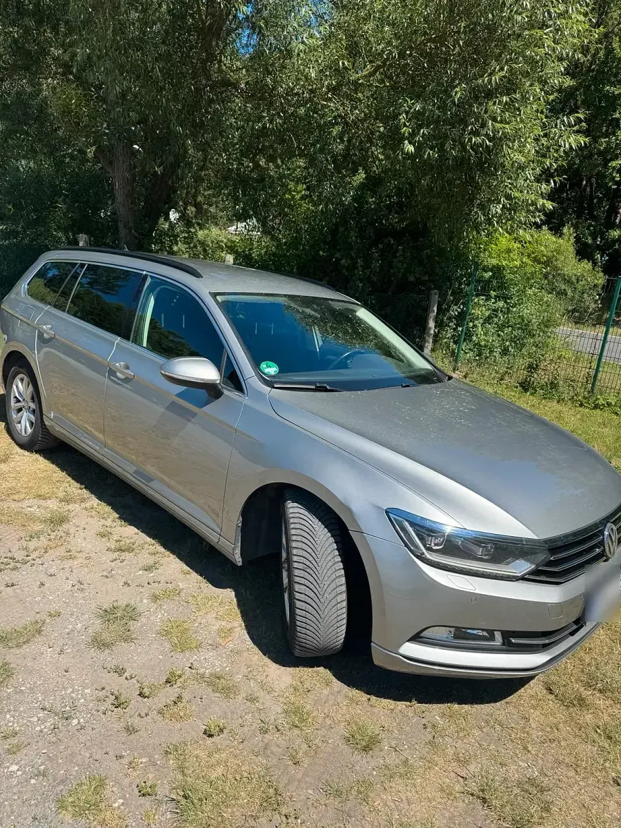Gebraucht VW Passat 120 PS (88 kW) 2016 Silber Kombi