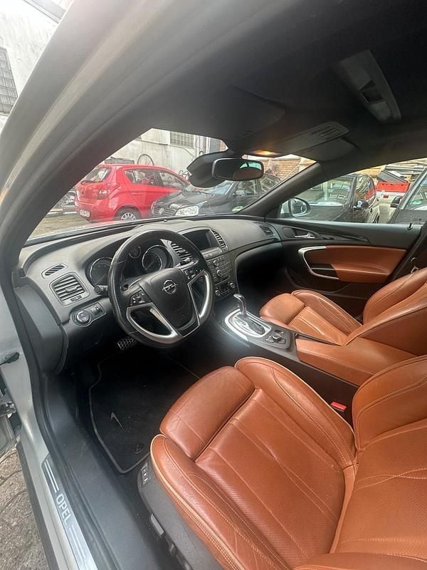 Silber Gebraucht 2012 Opel Insignia Limousine | 5.199 € - Bild 1/4