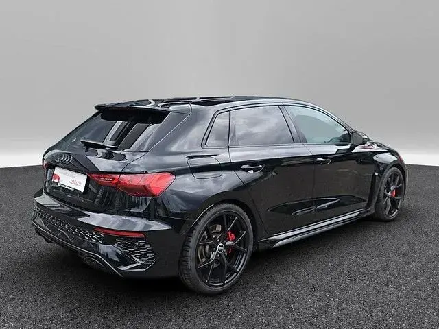 Gebraucht Audi RS3 Sport 400 PS (294 kW) 2023 Schwarz Limousine