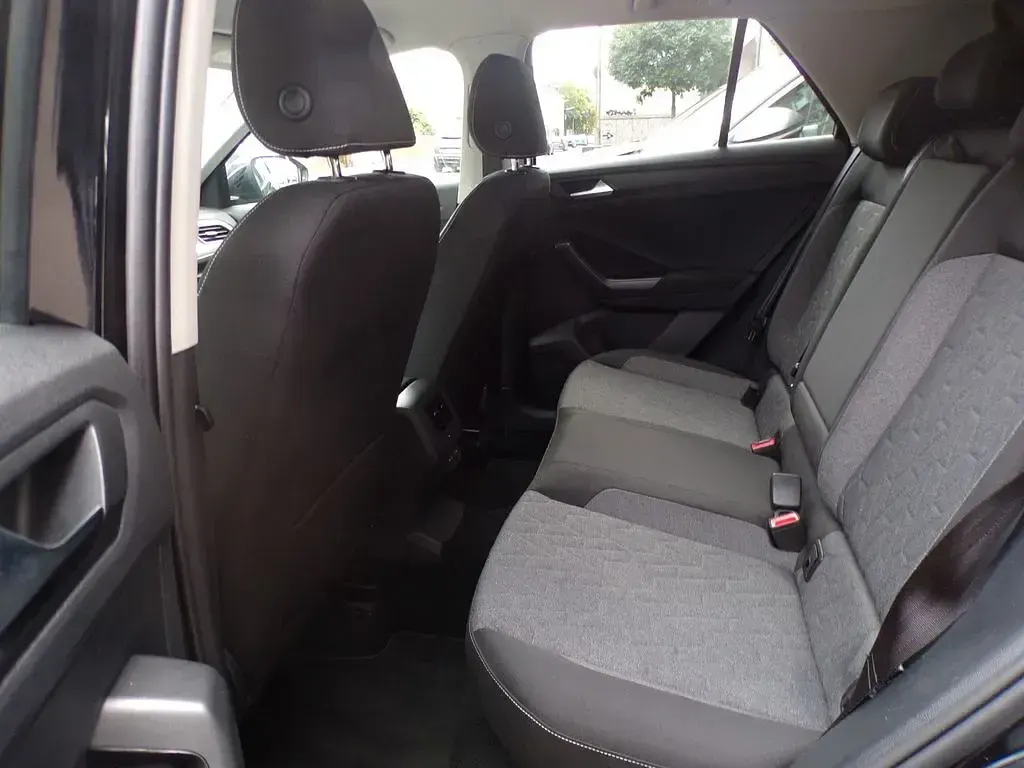 Gebraucht VW T-Roc Move 116 PS (85 kW) 2024 Schwarz SUV