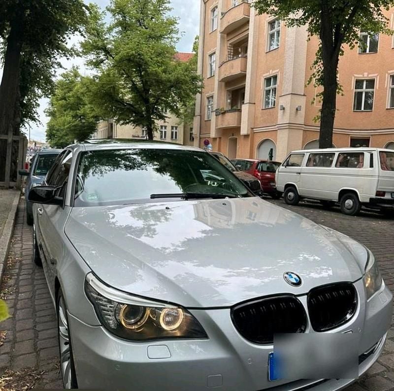 Gebraucht BMW 525 197 PS (144 kW) 2009 Silber Limousine