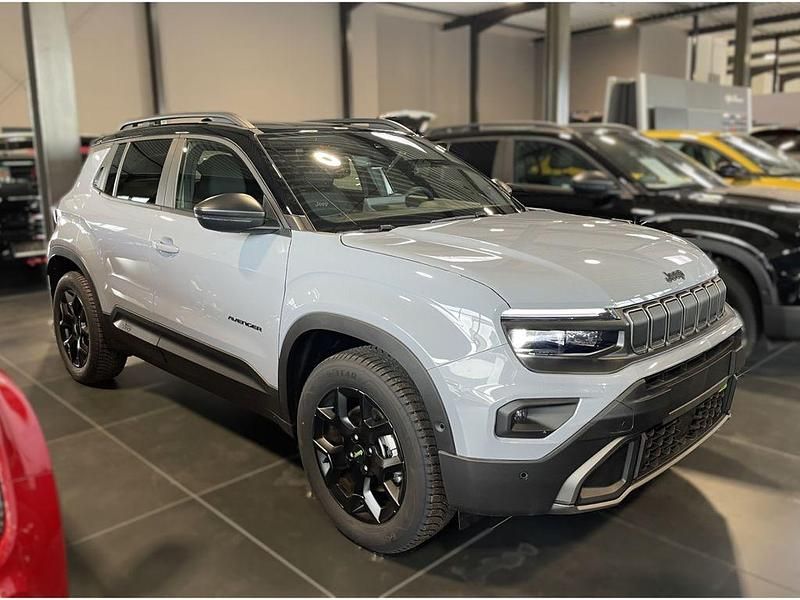 Neu Jeep Avenger Overland 136 PS (100 kW) 2025 Concrete grey (vr785/a) SUV