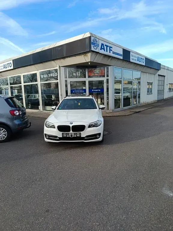 Gebraucht BMW 525 Luxury Line 218 PS (160 kW) 2015 Weiß Kombi