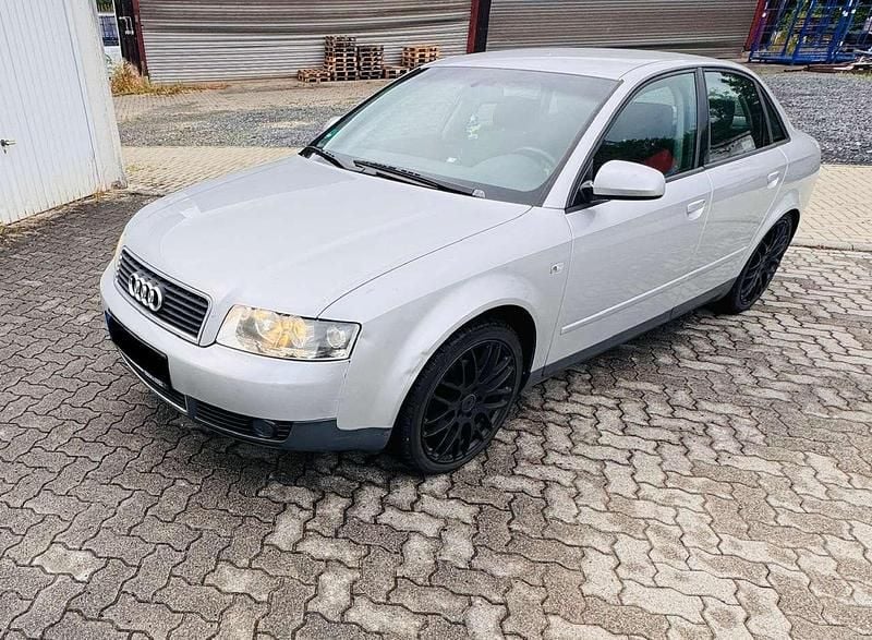 Second-hand Audi A4 131 CP (96 kW) 2003 Gri Berlinǎ