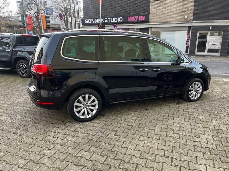 Gebraucht VW Sharan Highline 150 PS (110 kW) 2020 Schwarz Van / Kleinbus