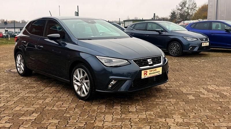 Grau Gebraucht 2023 Seat Ibiza FR Limousine | 17.700 € (Fairer Preis) - Bild 1/4