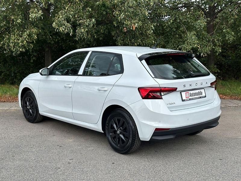 Neu Skoda 105 95 PS (69 kW) 2026 Weiß Limousine