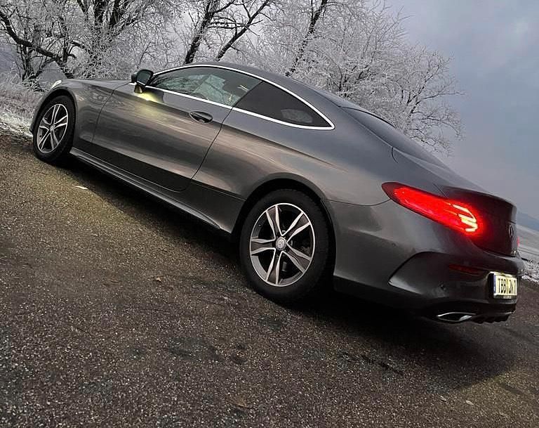 Gebraucht Mercedes 220 180 PS (132 kW) 2016 Andere farben Coupé