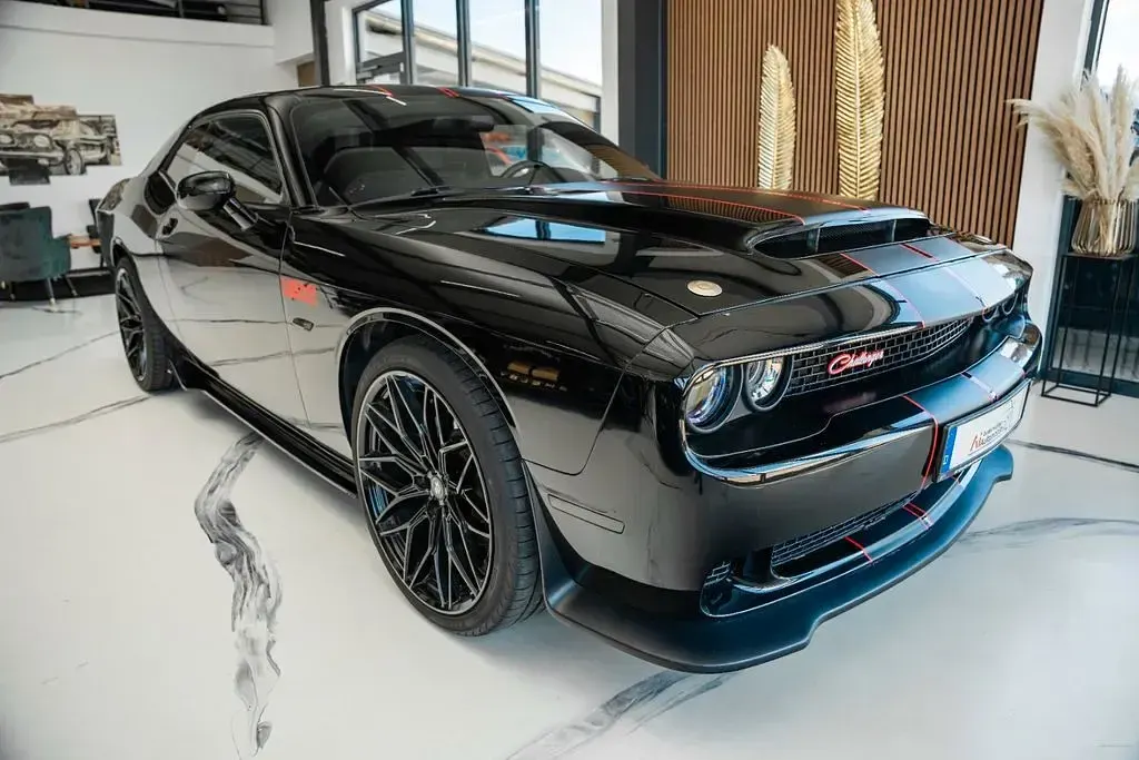 Używany Dodge Challenger 377 KM (277 kW) 2016 Czarny Coupe