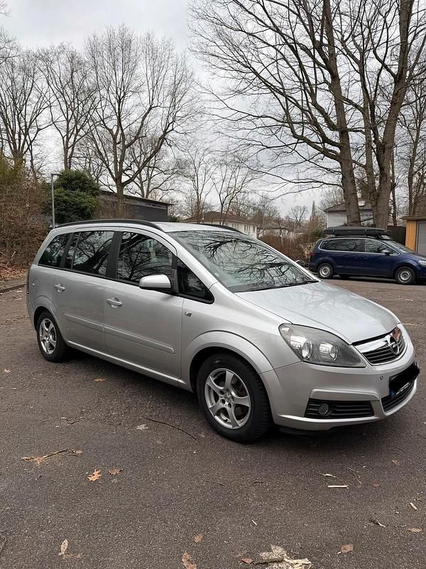Grau Gebraucht 2005 Opel Zafira Van / Kleinbus | 2.500 € (Fairer Preis) - Bild 1/4