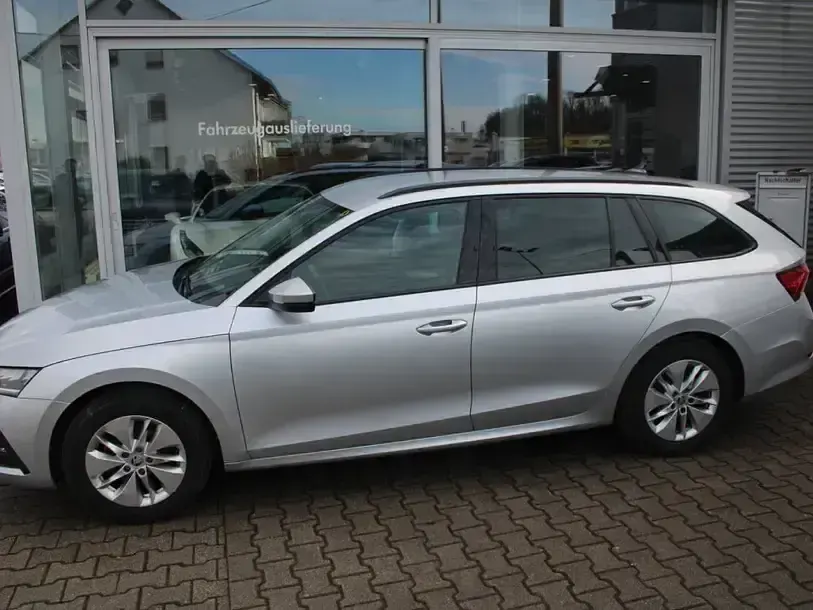 Gebraucht Skoda Octavia Ambition 116 PS (85 kW) 2021 Brilliantsilber Kombi