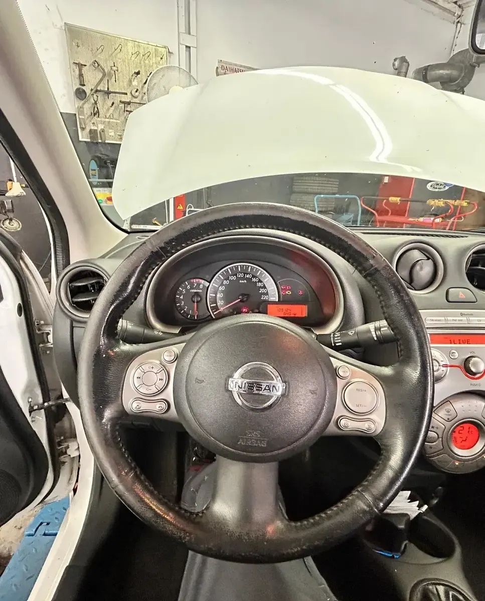 Gebraucht Nissan Micra 80 PS (58 kW) 2011 Weiß Kleinwagen