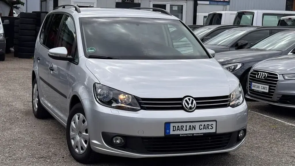 Gebraucht VW Touran Trendline 105 PS (77 kW) 2014 Silber Van / Kleinbus