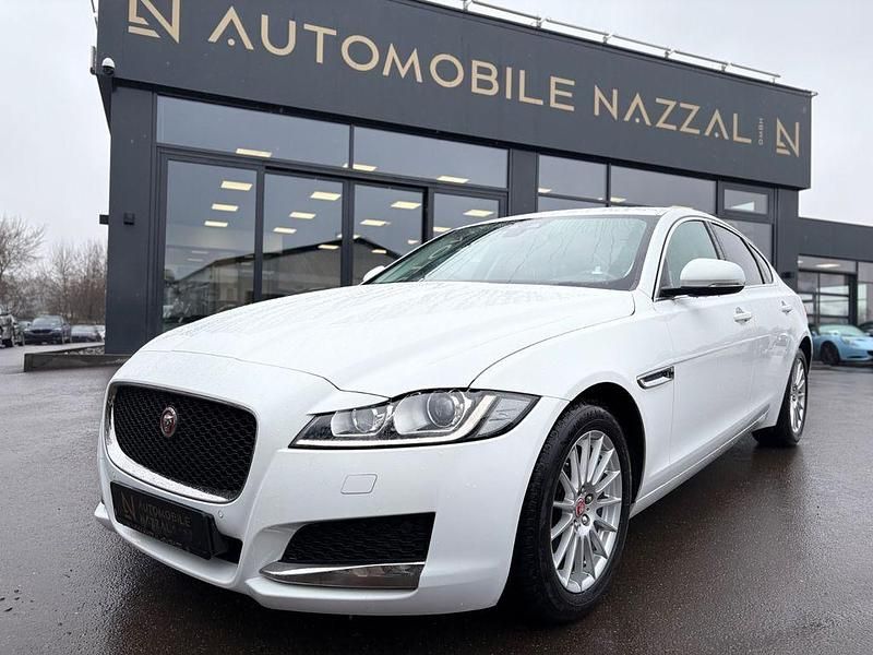 Gebraucht Jaguar XF Prestige 179 PS (131 kW) 2017 Weiß Limousine