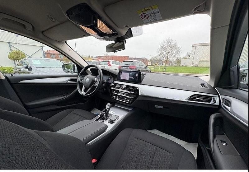 Gebraucht BMW 520 190 PS (139 kW) 2019 Silber Kombi