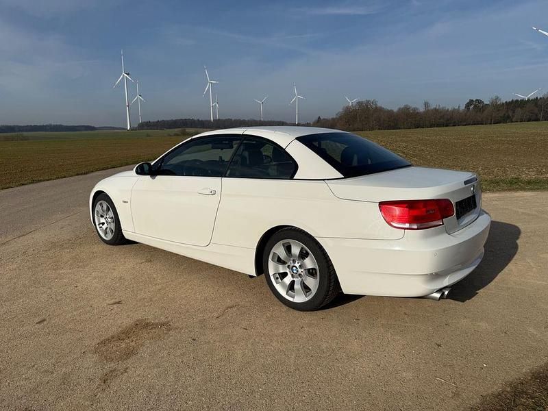 Gebraucht BMW 330 Cabriolet 231 PS (169 kW) 2008 Weiß Cabrio
