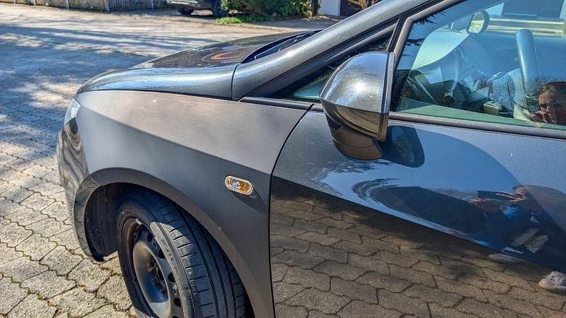 Gebraucht Seat Ibiza Style 105 PS (77 kW) 2011 Grau Limousine