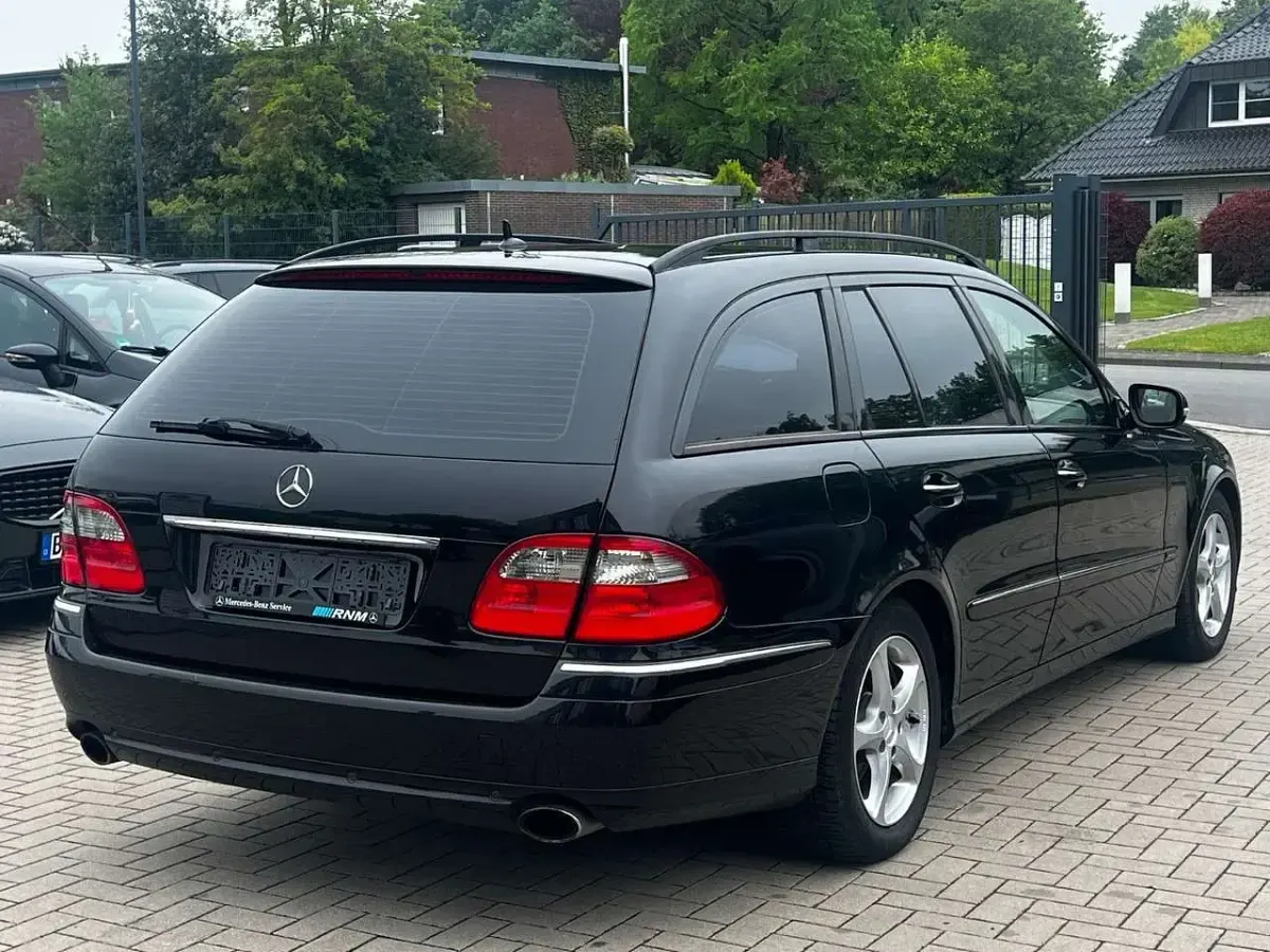 Gebraucht Mercedes E280 Elegance 190 PS (139 kW) 2008 Obsidianschwarz  metalliclack Kombi
