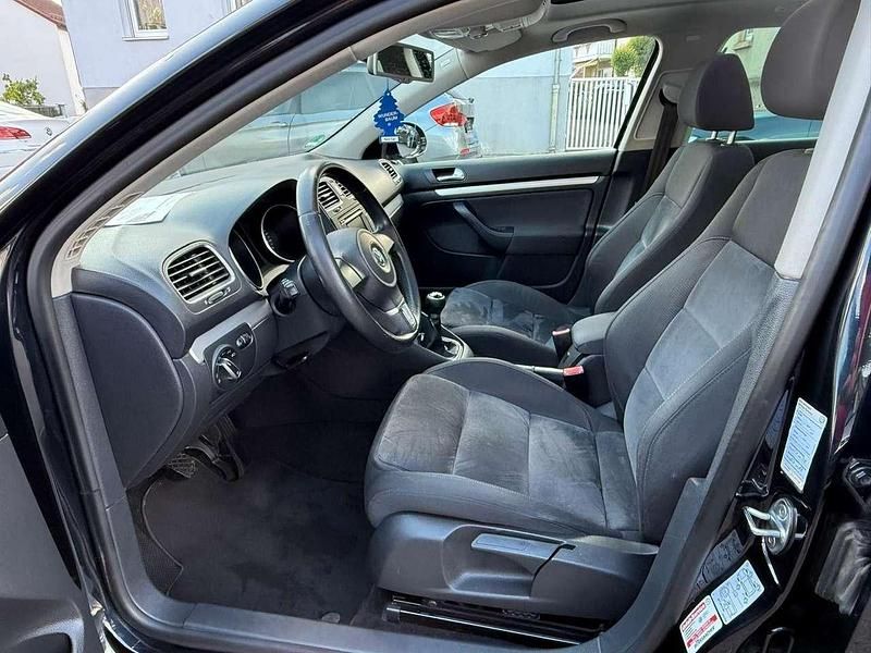 Gebraucht VW Golf VI Highline 140 PS (102 kW) 2011 Deep black perleffekt Kleinwagen