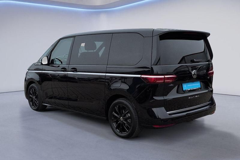 Gebraucht VW Multivan Style 150 PS (110 kW) 2024 Deep black perleffekt Van