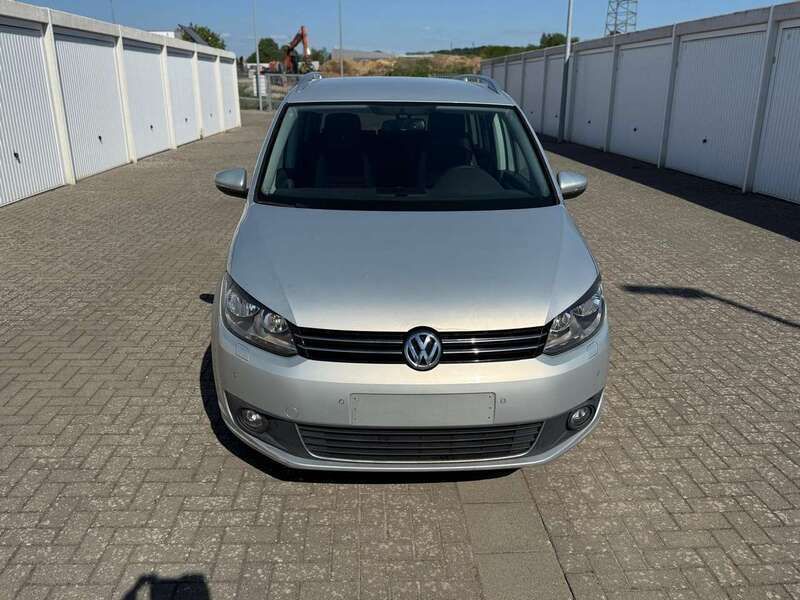 Silver leaf metallic Gebraucht 2013 VW Touran Life Van / Kleinbus | 5.999 € (Fairer Preis) - Bild 1/4