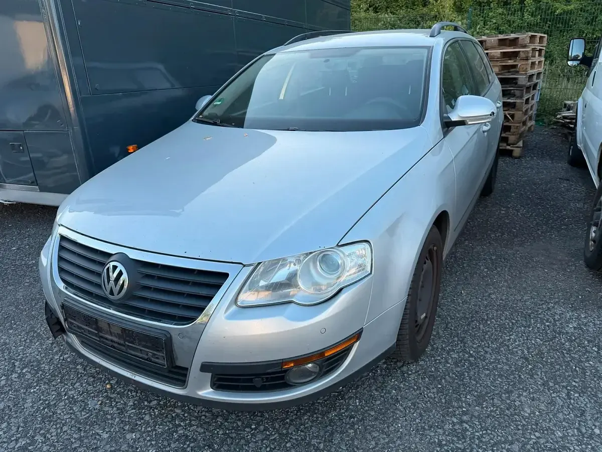 Gebraucht VW Passat 170 PS (125 kW) 2011 Silber Kombi
