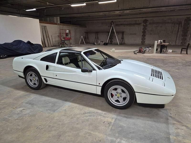 Gebraucht Ferrari 328 254 PS (186 kW) 1987 Weiß Coupé