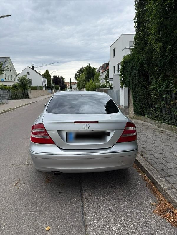 Gebraucht Mercedes CLK200 163 PS (119 kW) 2004 Silber Coupé