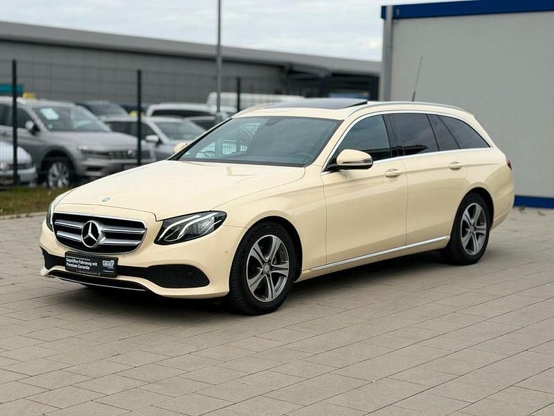 Gebraucht Mercedes E220 Avantgarde 194 PS (142 kW) 2017 Beige Limousine