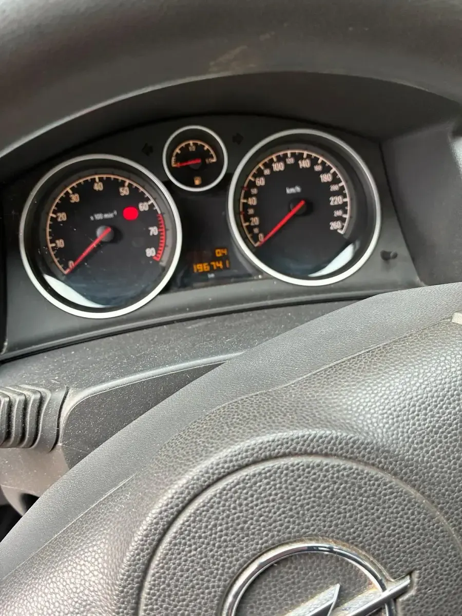 Usata Opel Astra 105 CV (77 kW) 2005 Argento Berlina