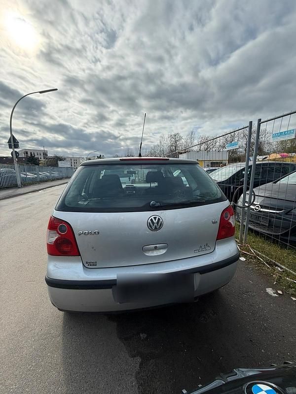 Gebraucht VW Polo 75 PS (55 kW) 2002 Silber Kleinwagen
