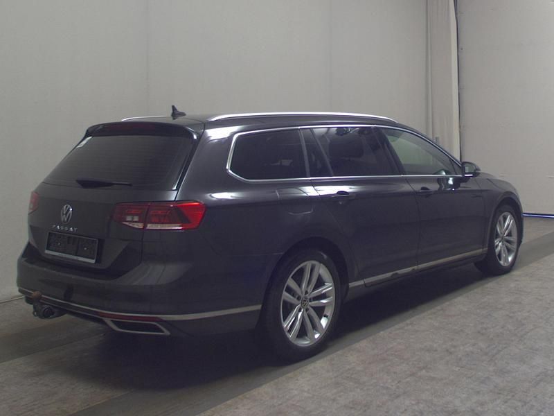 Gebraucht VW Passat Elegance 150 PS (110 kW) 2021 Grau Limousine