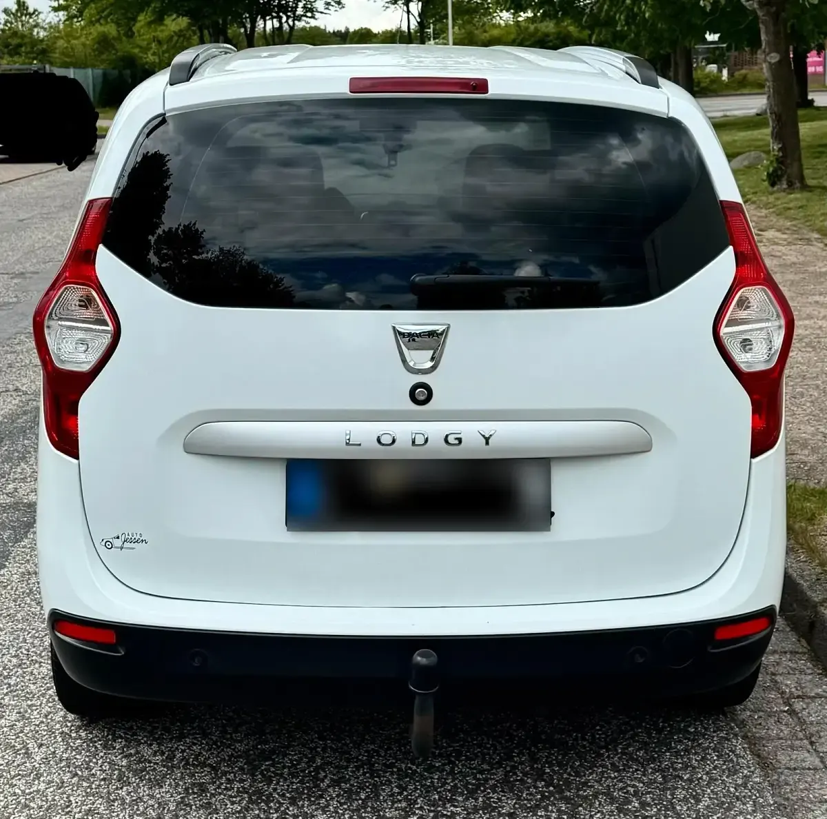 Gebraucht Dacia Lodgy 107 PS (78 kW) 2014 Weiß Van / Kleinbus