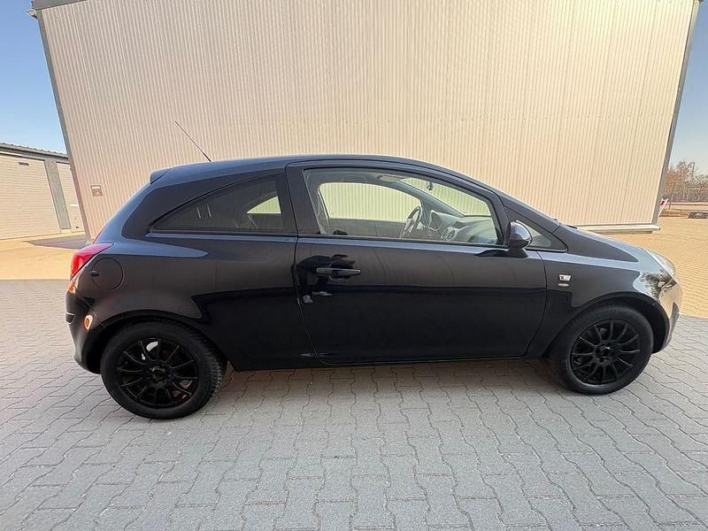 Gebraucht Opel Corsa Satellite 69 PS (50 kW) 2011 Schwarz Kleinwagen