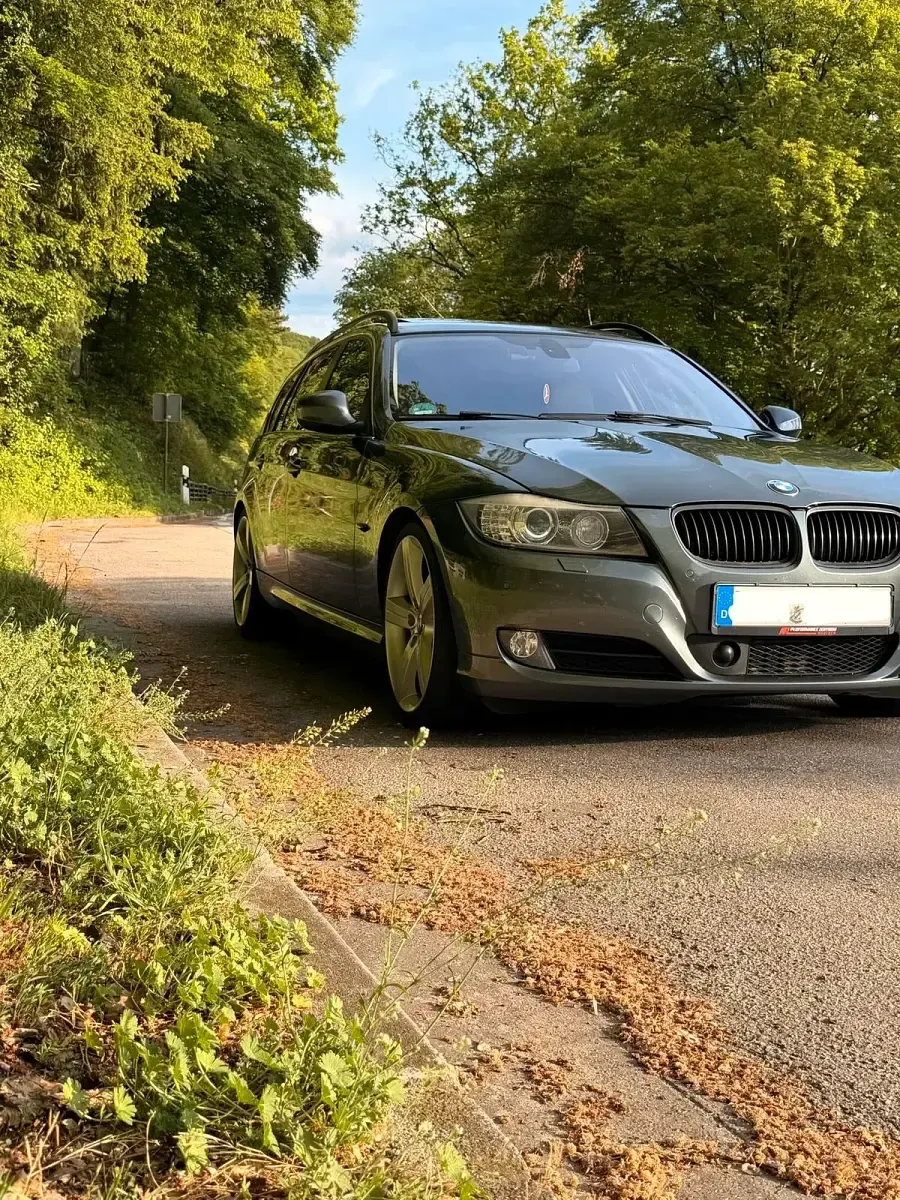 Gebraucht BMW 330 453 PS (333 kW) 2009 Grün Kombi