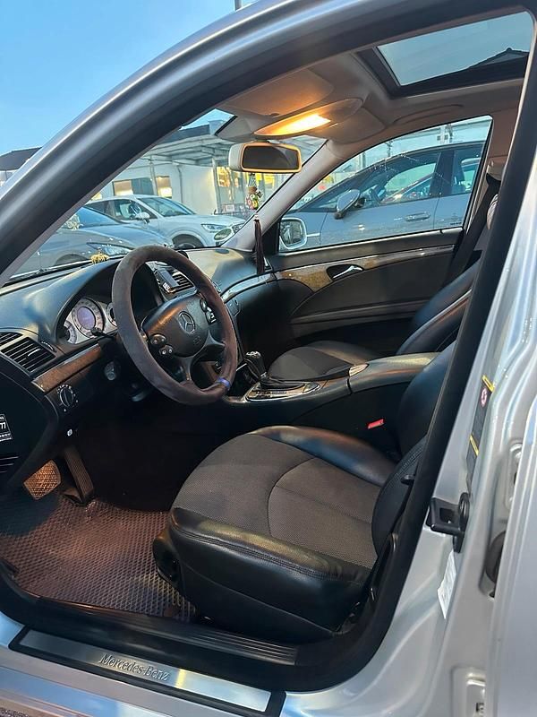 Gebraucht Mercedes E300 211 PS (155 kW) 2008 Blau Limousine