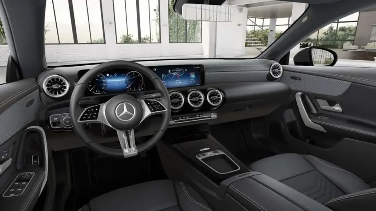 Gebraucht Mercedes CLA200 150 PS (110 kW) 2026 Schwarz Coupé