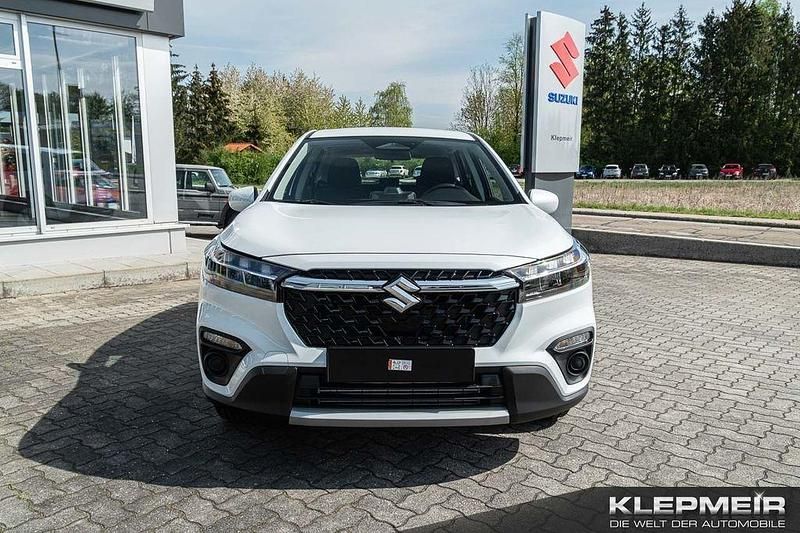 Neu Suzuki SX4 129 PS (94 kW) 2025 Weiß Limousine