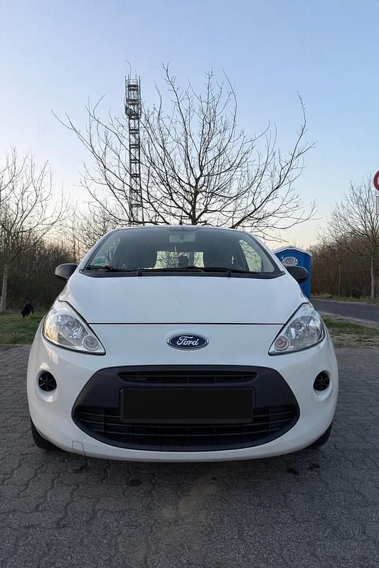 Gebraucht Ford Ka 69 PS (50 kW) 2015 Weiß Kleinwagen