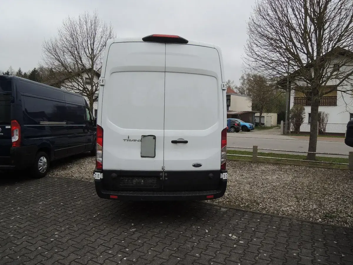 Second-hand Ford Transit 131 CP (96 kW) 2023 Alb Berlinǎ