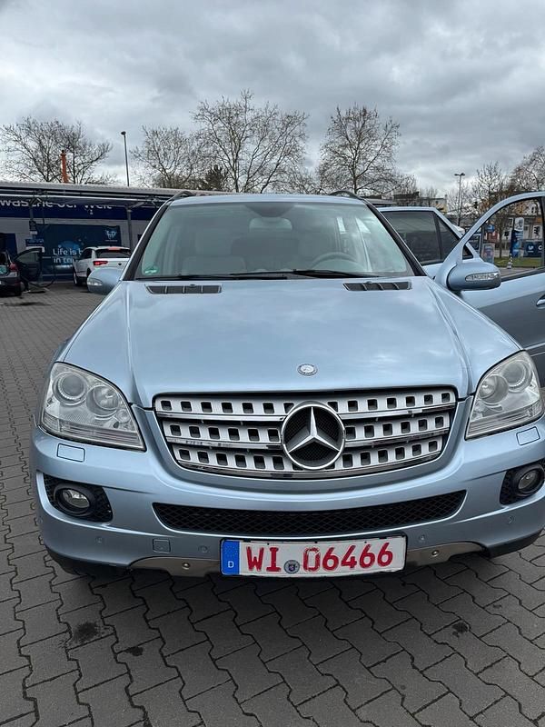 Gebraucht Mercedes ML320 224 PS (164 kW) 2006 Blau SUV
