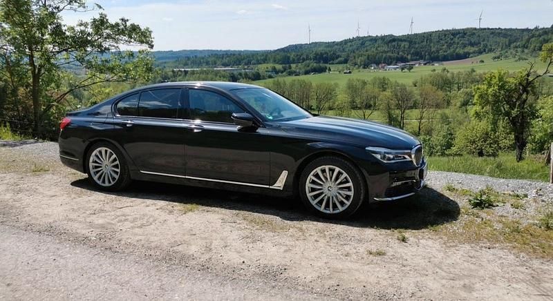 Gebraucht BMW 740 326 PS (239 kW) 2018 Schwarz Limousine