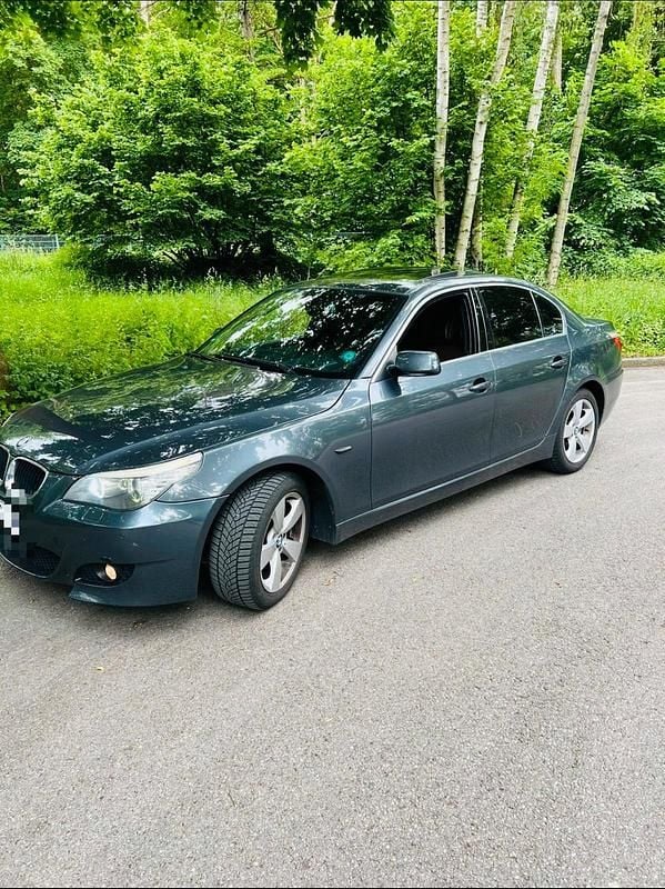 Grau Gebraucht 2009 BMW 525 M Sport Limousine | 7.999 € (Fairer Preis) - Bild 1/4