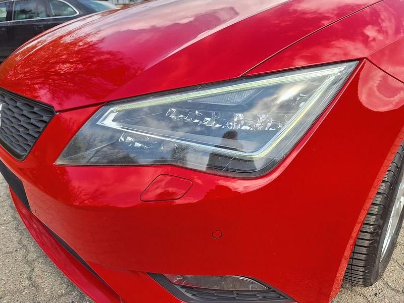 Gebraucht Seat Leon Style 105 PS (77 kW) 2013 Rot Limousine