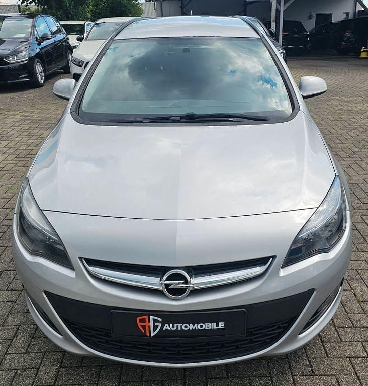 Gebraucht Opel Astra Edition 120 PS (88 kW) 2013 Silber Kombi