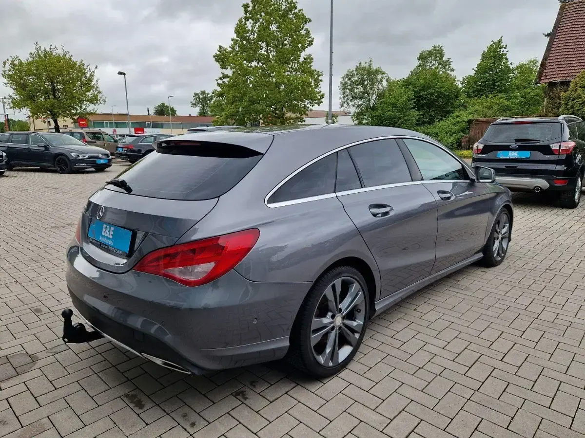 Gebraucht Mercedes CLA220 177 PS (130 kW) 2017 Grau Limousine