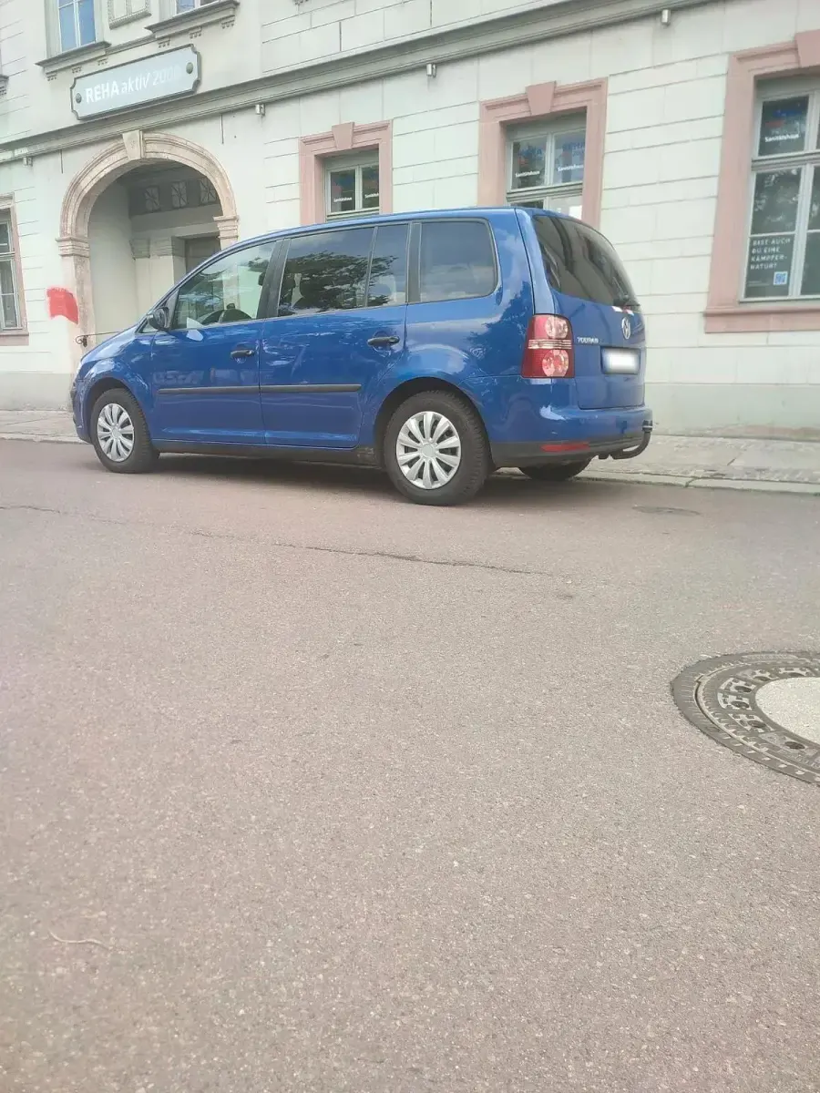 Gebraucht VW Touran 140 PS (102 kW) 2010 Blau Van / Kleinbus